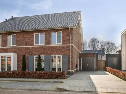 Lieve Vrouweveld 27 foto