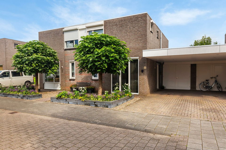 Dijkstoel 13 woning aanzicht