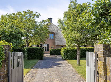 Middenweg 2